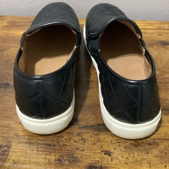 Mountain Sole Black Quilted Slip On Sneakers Size 8 - Picture 3 of 6